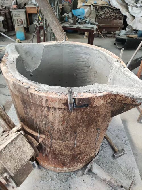 铁水包浇注料